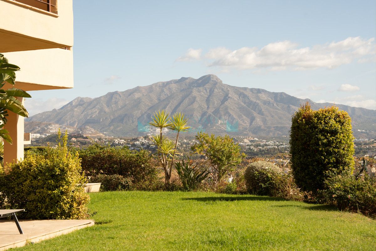 Ground Floor Apartment for sale in Benahavis