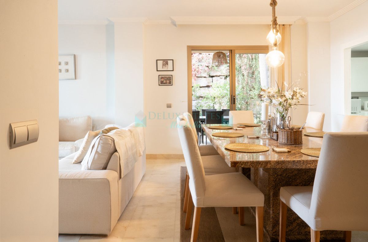 Ground Floor Apartment for sale in Benahavis