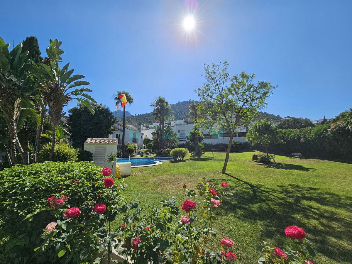 Town House for sale in Benahavis