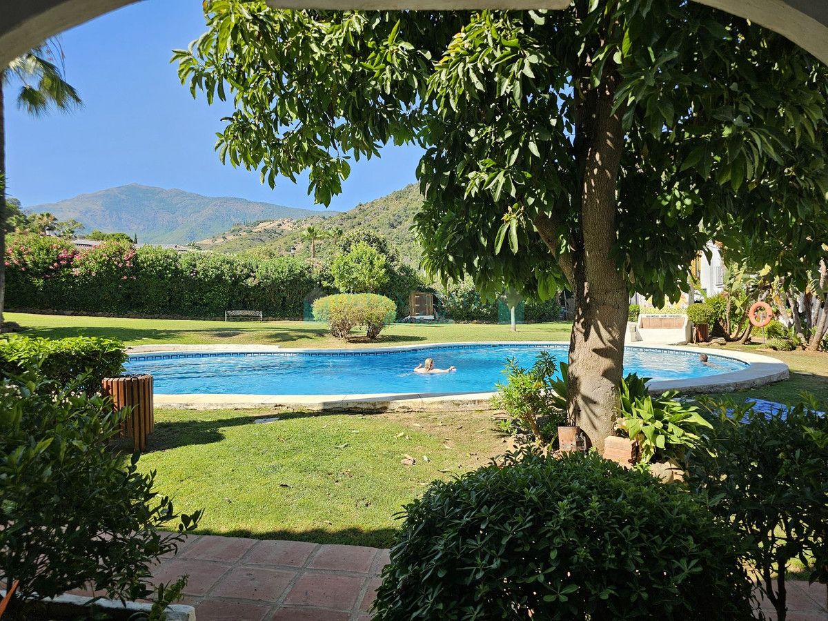 Town House for sale in Benahavis