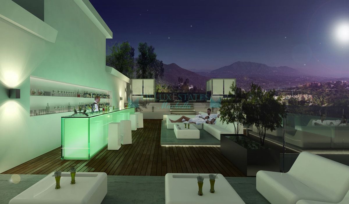 Hotel for sale in La Mairena, Marbella East