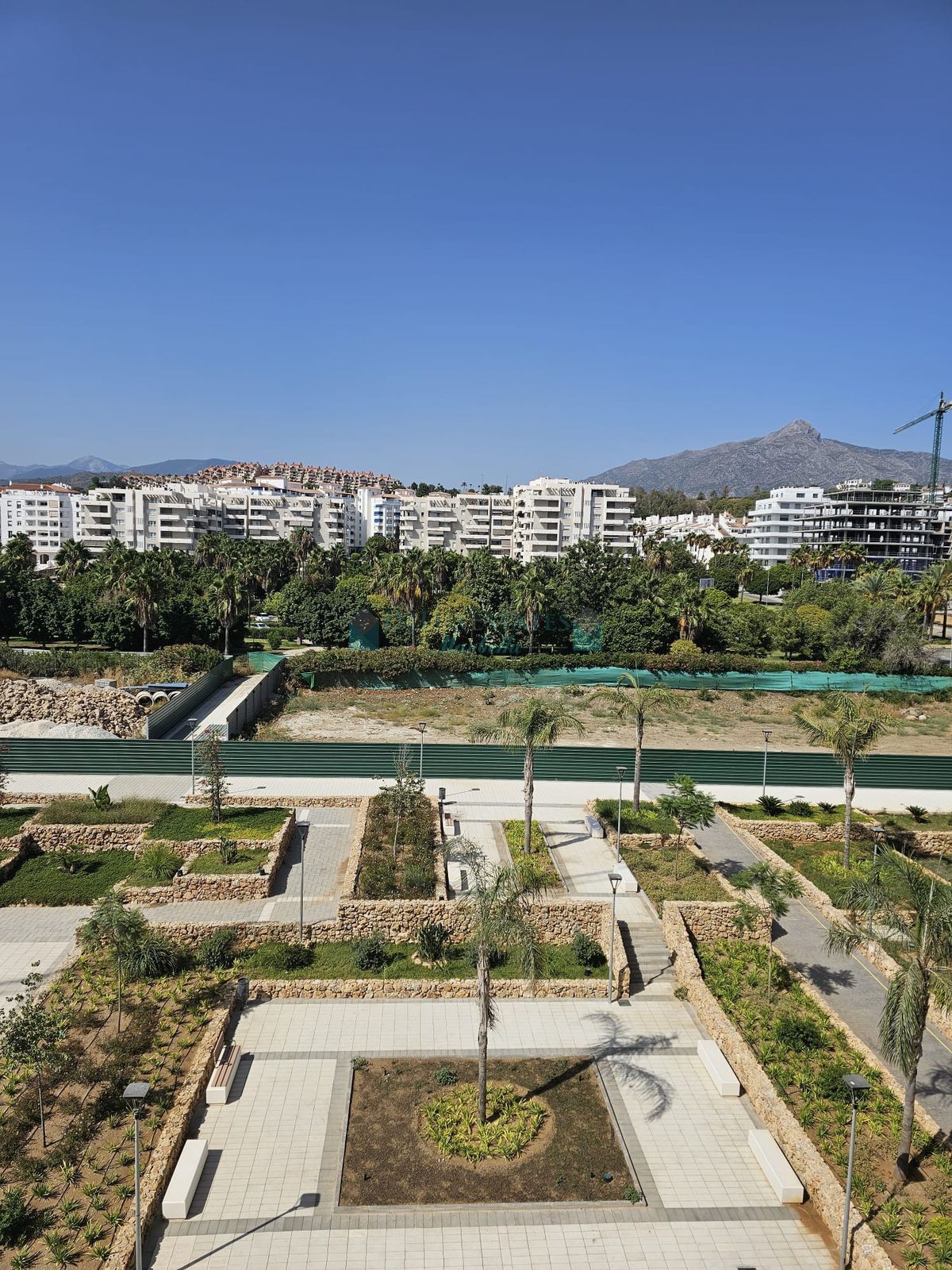 Penthouse for sale in La Campana, Nueva Andalucia