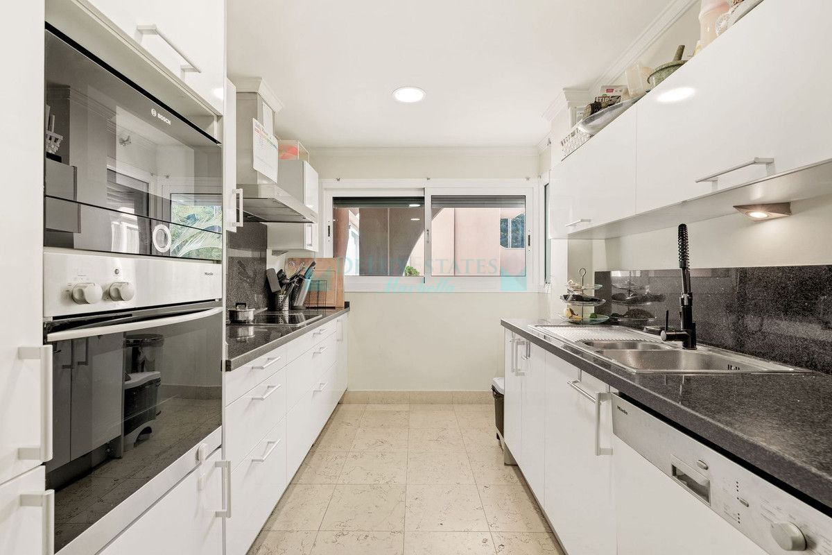 Apartment for sale in Nueva Andalucia