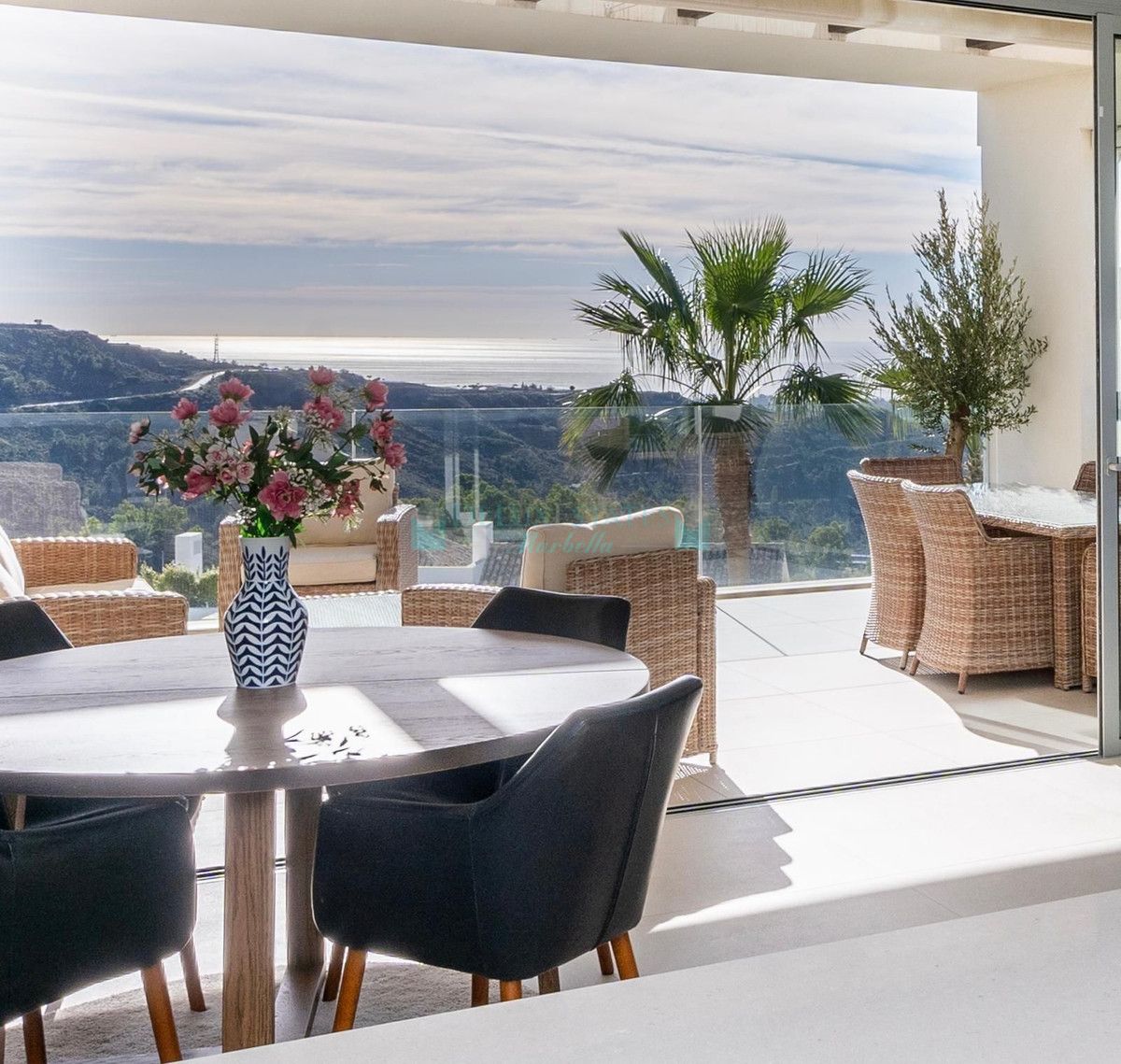 Apartment for sale in Benahavis