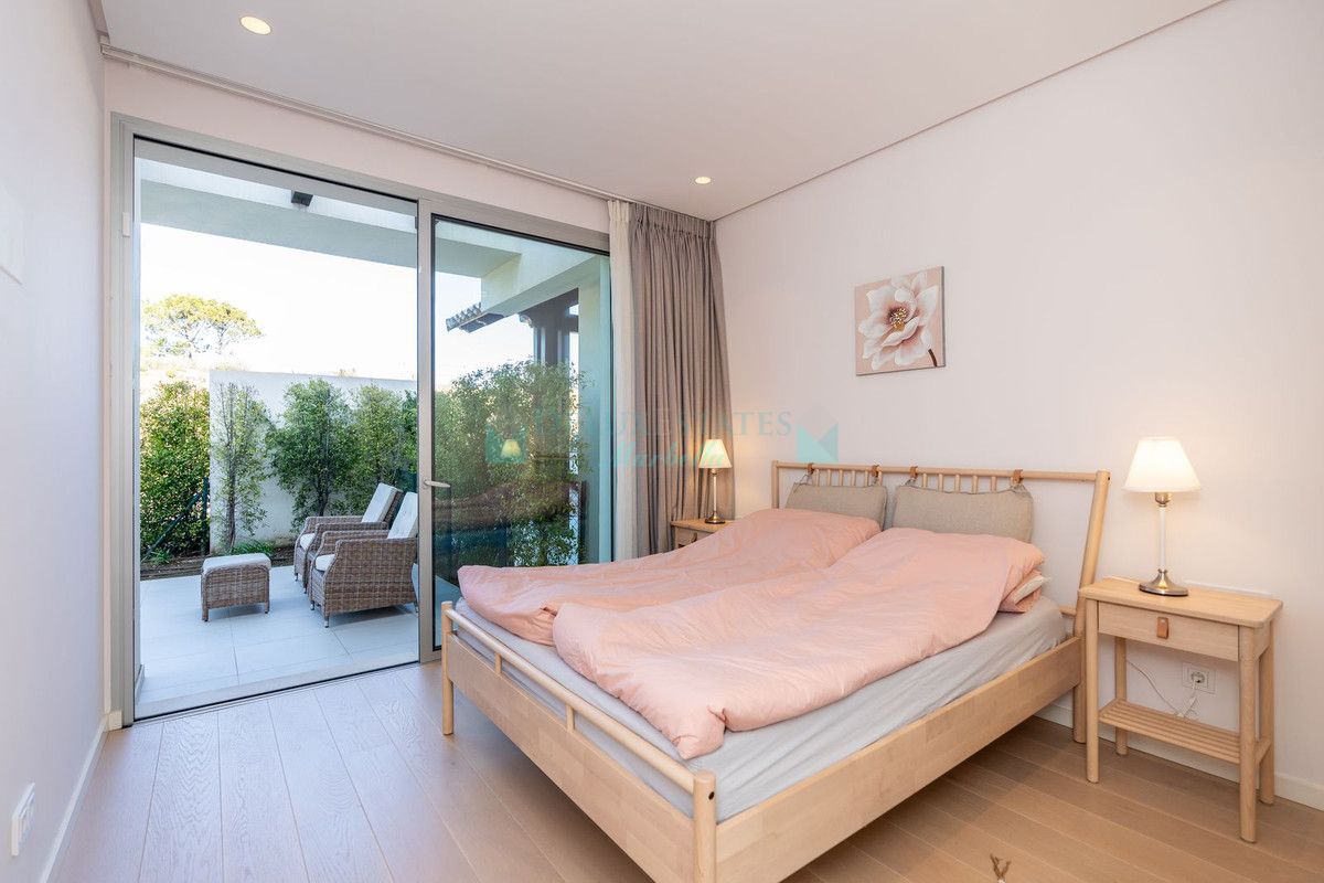 Apartment for sale in Benahavis