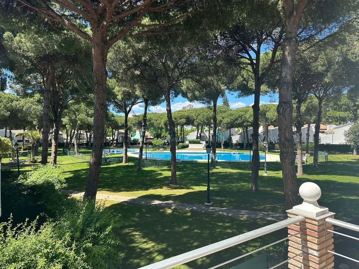 Town House for rent in New Golden Mile, Estepona