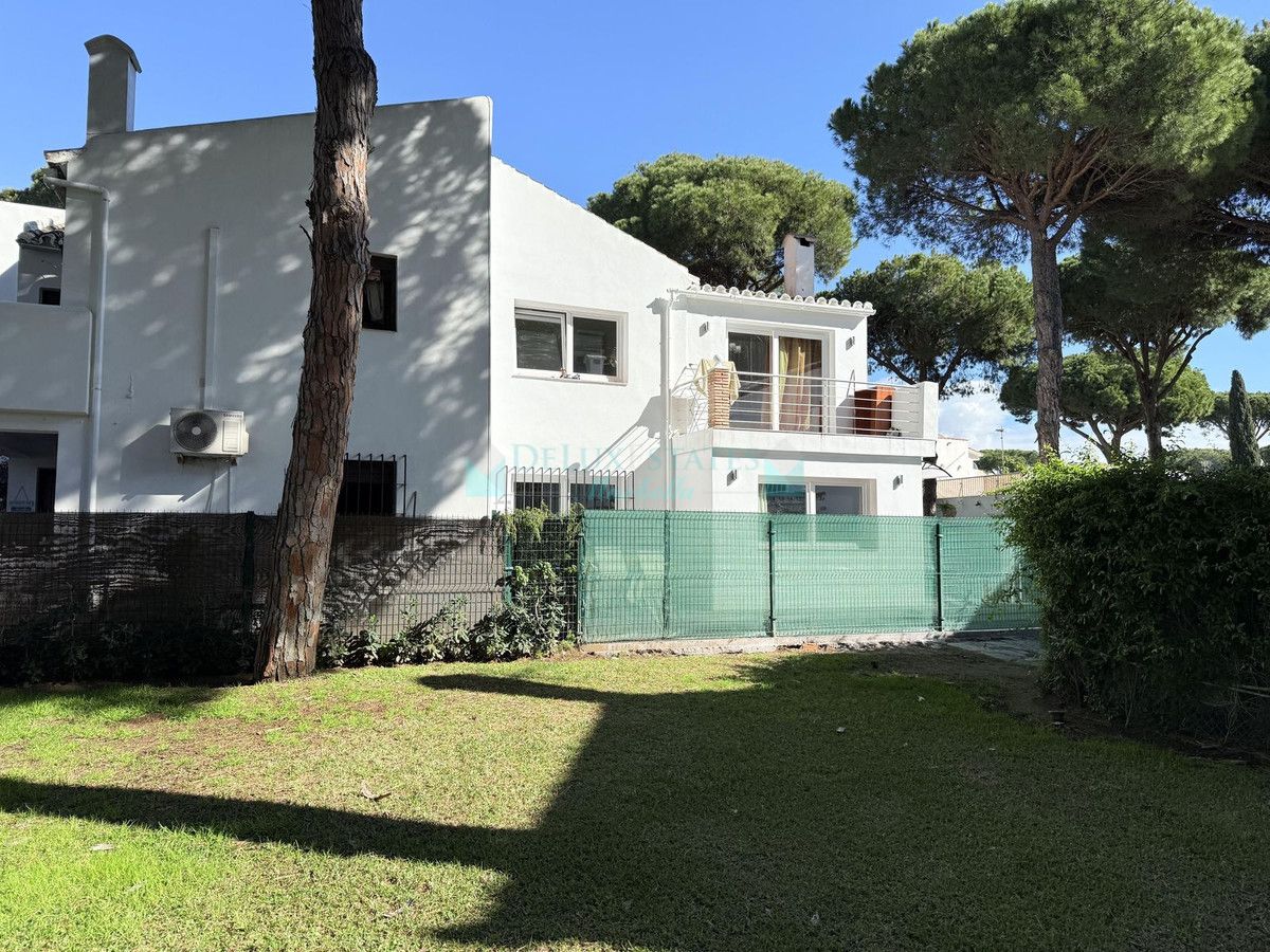 Town House for rent in New Golden Mile, Estepona