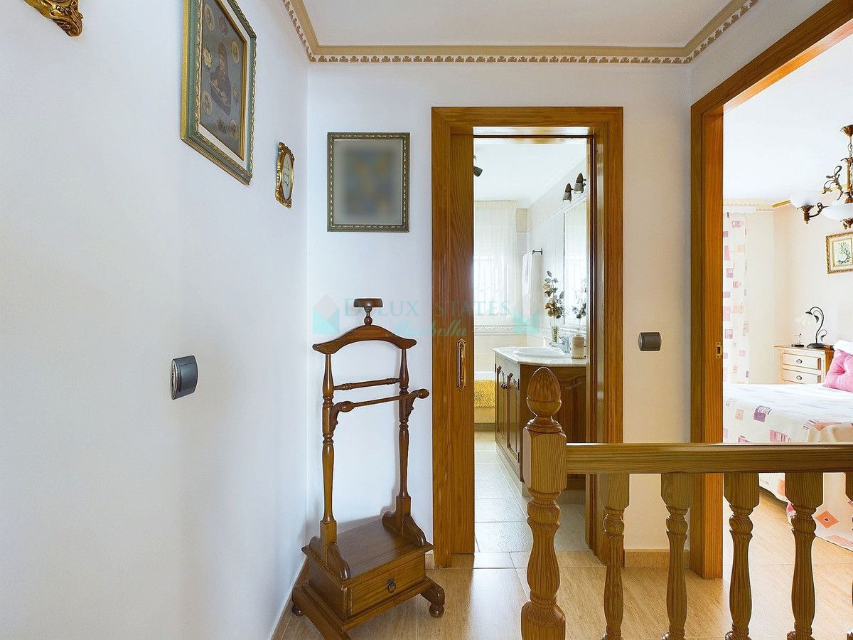Town House for sale in Estepona