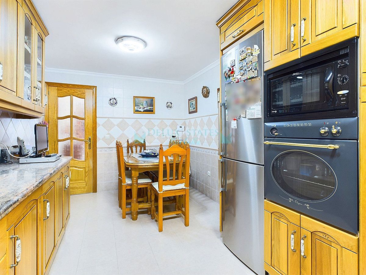 Town House for sale in Estepona