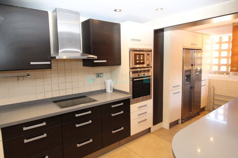 Semi Detached Villa for rent in Marbella Golden Mile