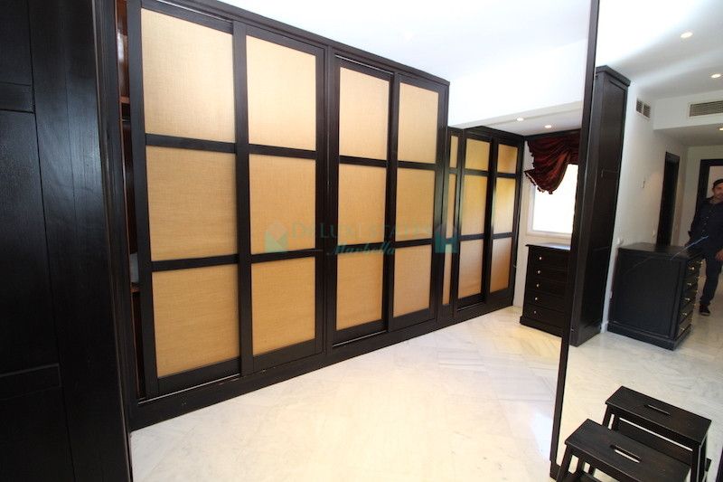 Semi Detached Villa for rent in Marbella Golden Mile