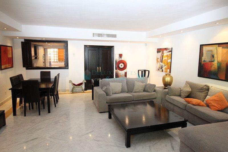 Semi Detached Villa for rent in Marbella Golden Mile