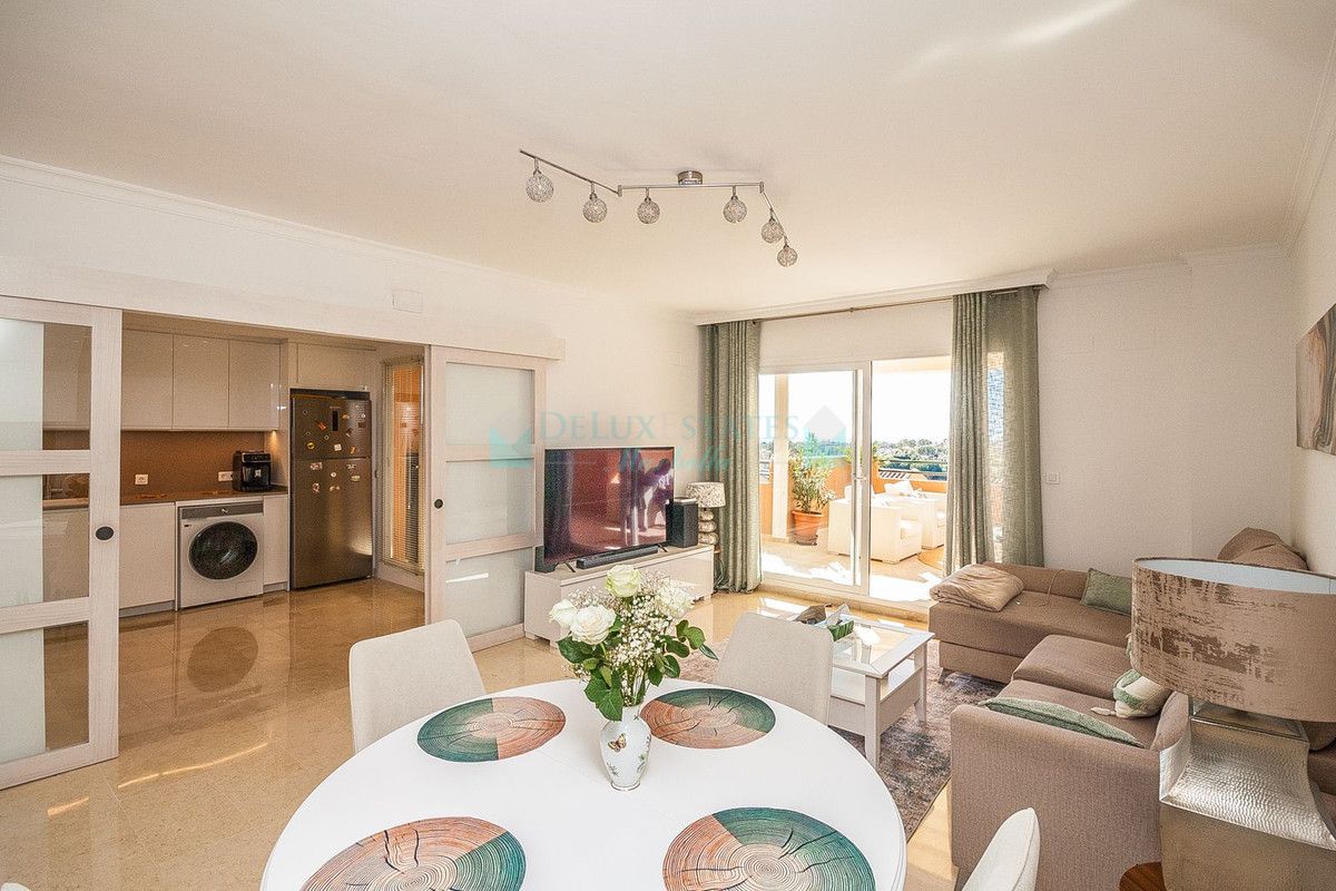 Penthouse for sale in Elviria, Marbella East