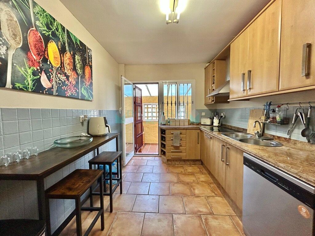 Villa Pareada en venta en Estepona
