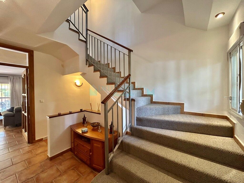 Villa Pareada en venta en Estepona