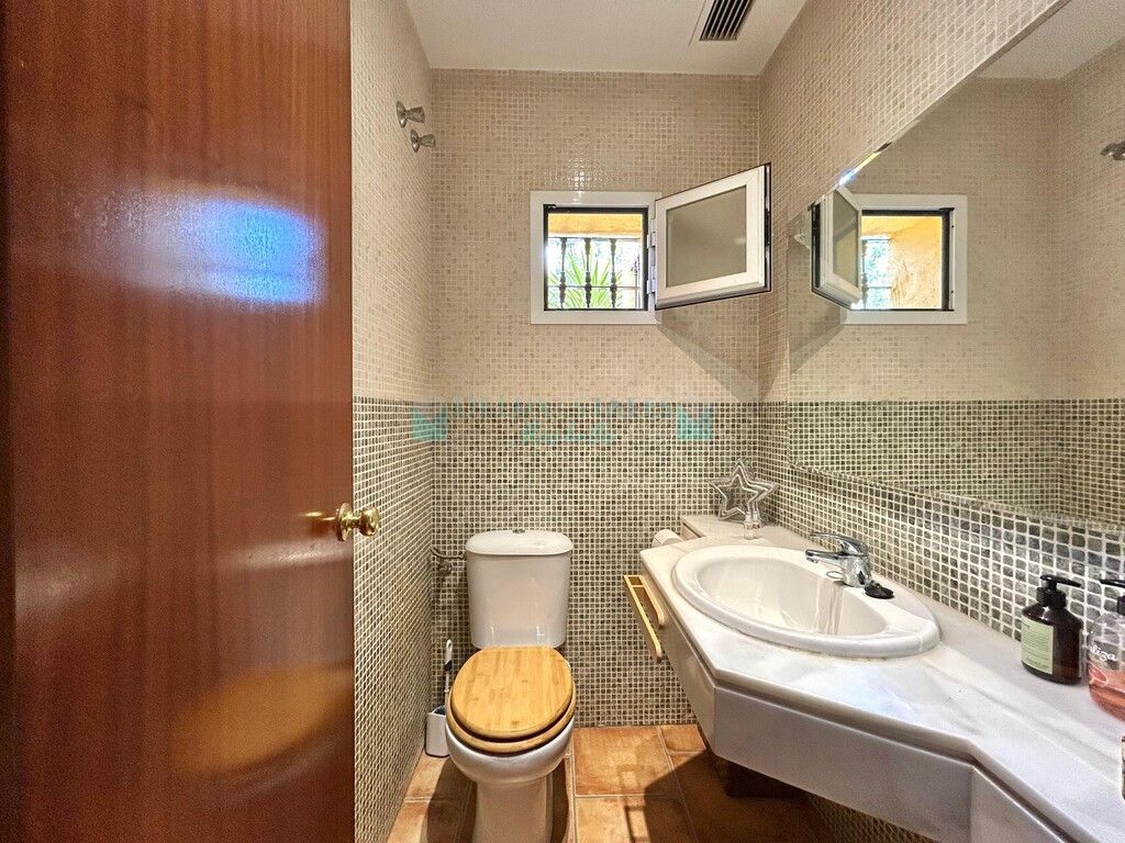 Villa Pareada en venta en Estepona