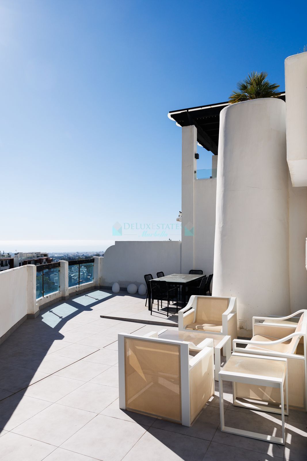 Apartment for sale in Benahavis