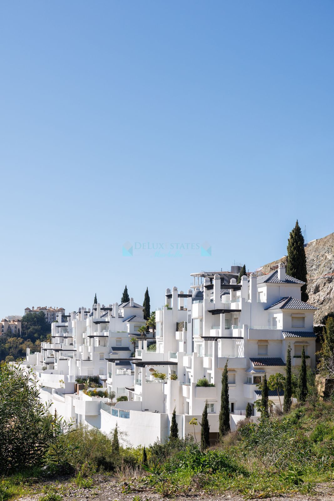 Apartment for sale in Benahavis