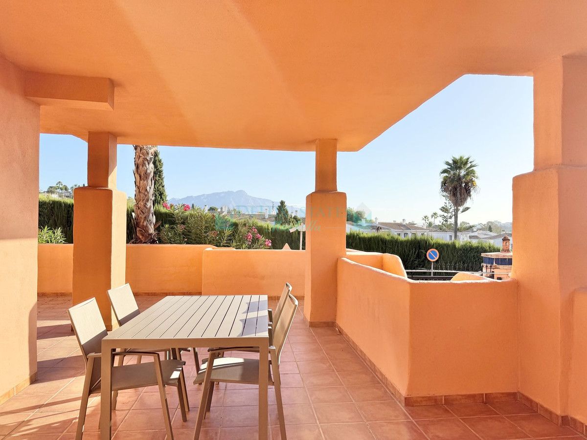 Ground Floor Apartment for sale in Benahavis