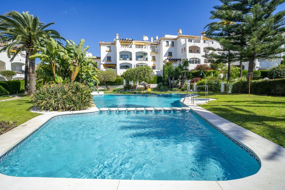 Ground Floor Apartment for sale in Nueva Andalucia