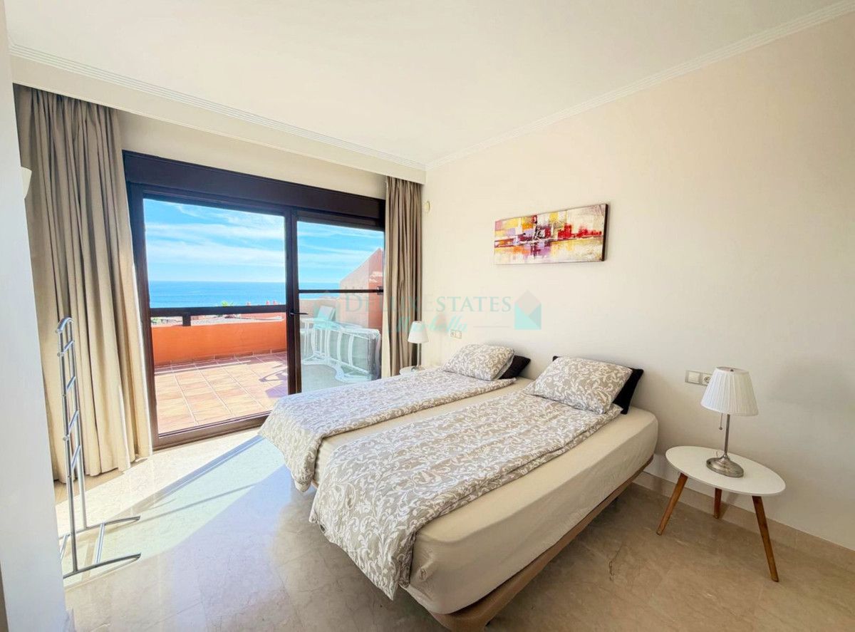 Penthouse for sale in Estepona