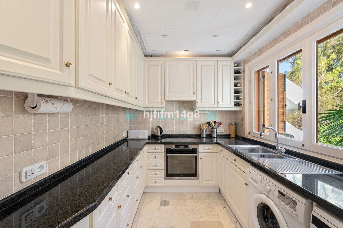 Apartment for sale in Nueva Andalucia