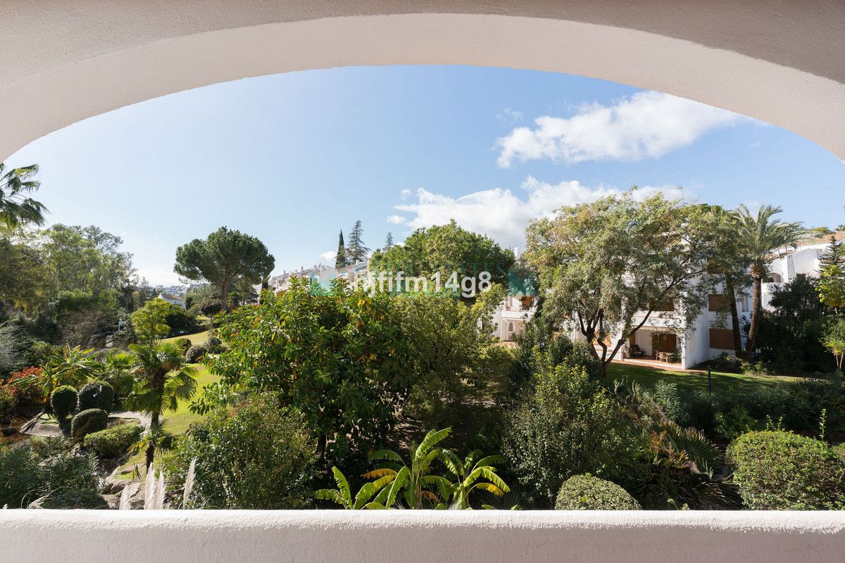 Apartment for sale in Nueva Andalucia