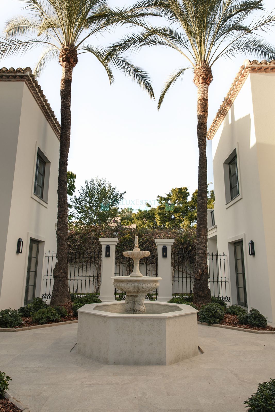 Villa for sale in Nueva Andalucia