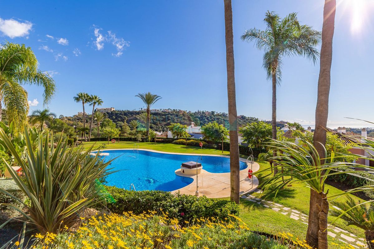 Ground Floor Apartment for sale in Los Arqueros, Benahavis