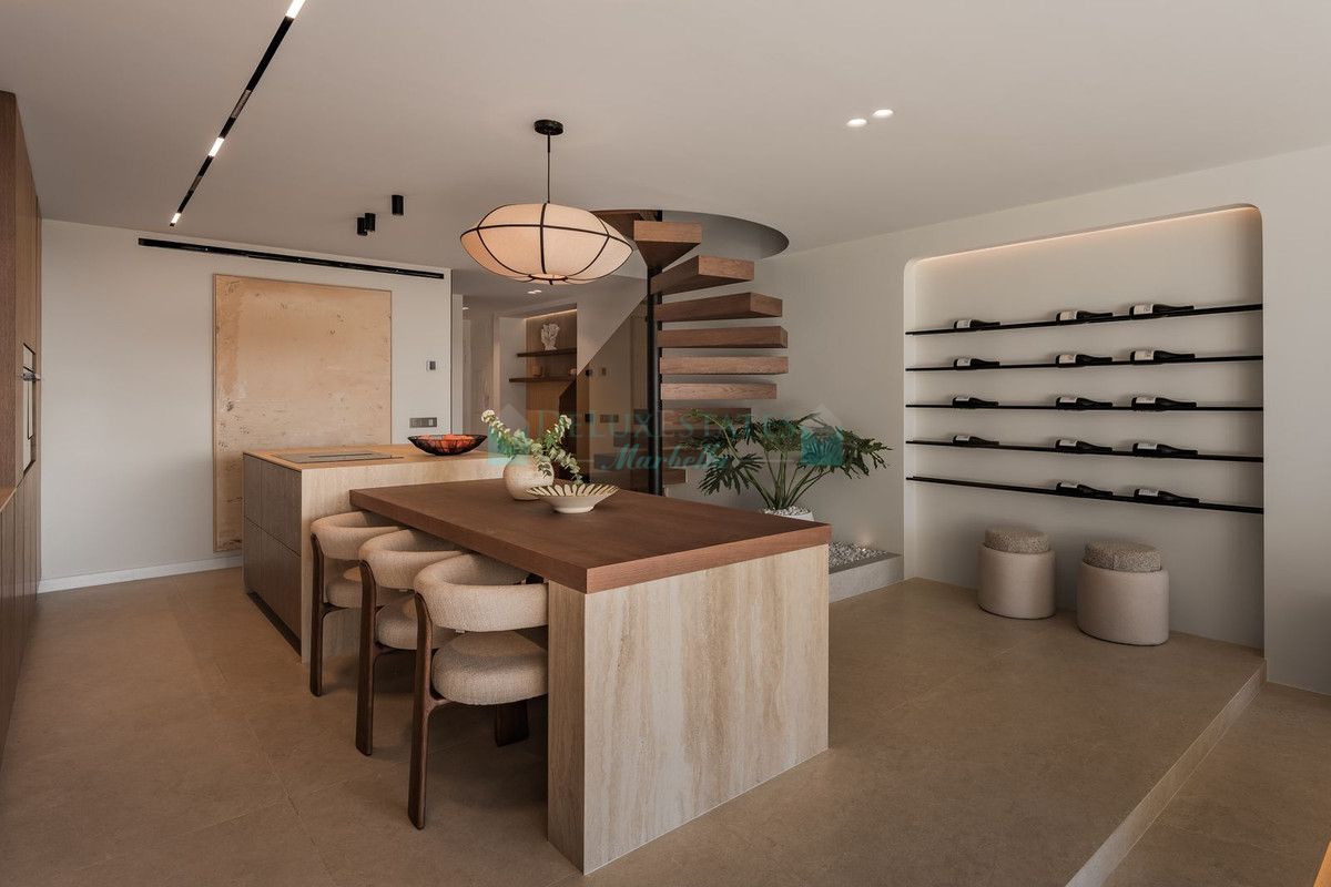 Town House for sale in Nueva Andalucia