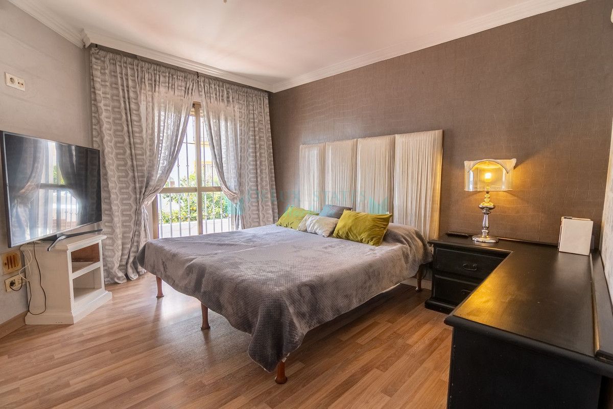 Town House for sale in Estepona