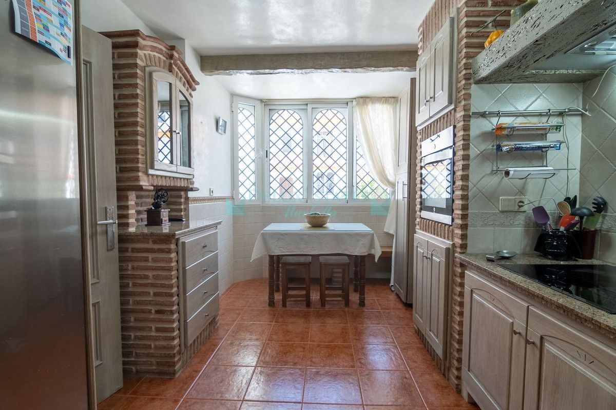 Town House for sale in Estepona
