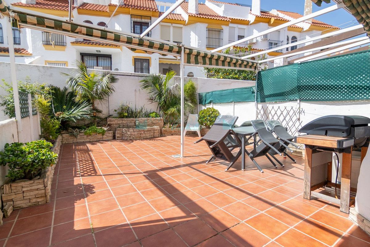 Town House for sale in Estepona