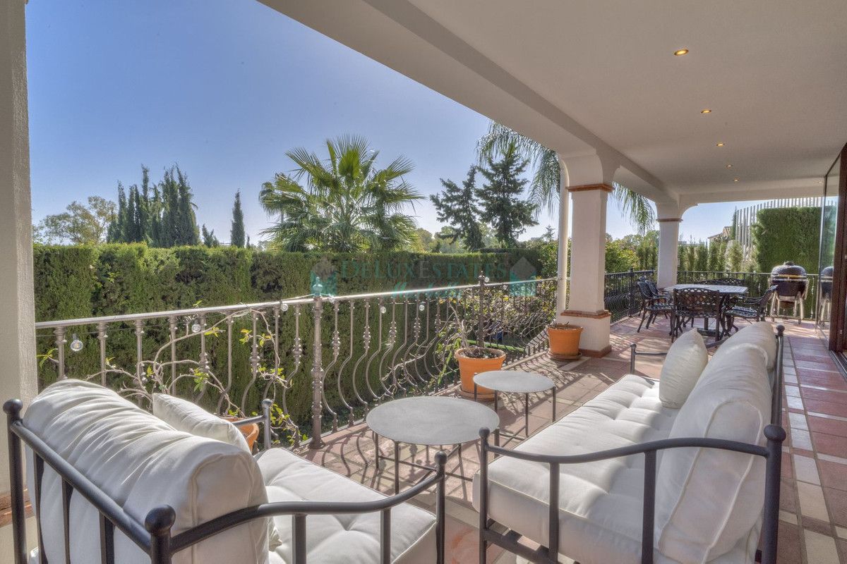 Villa for sale in Estepona