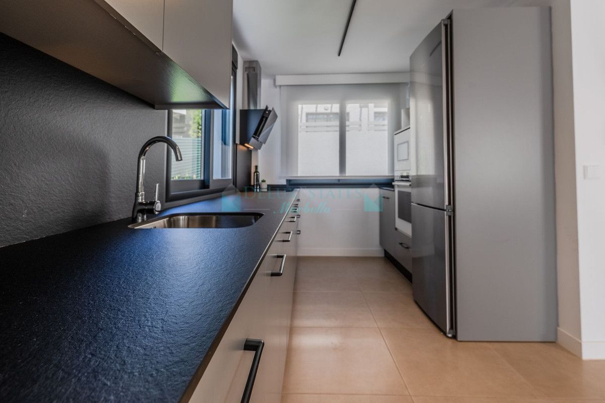 Town House for sale in Estepona