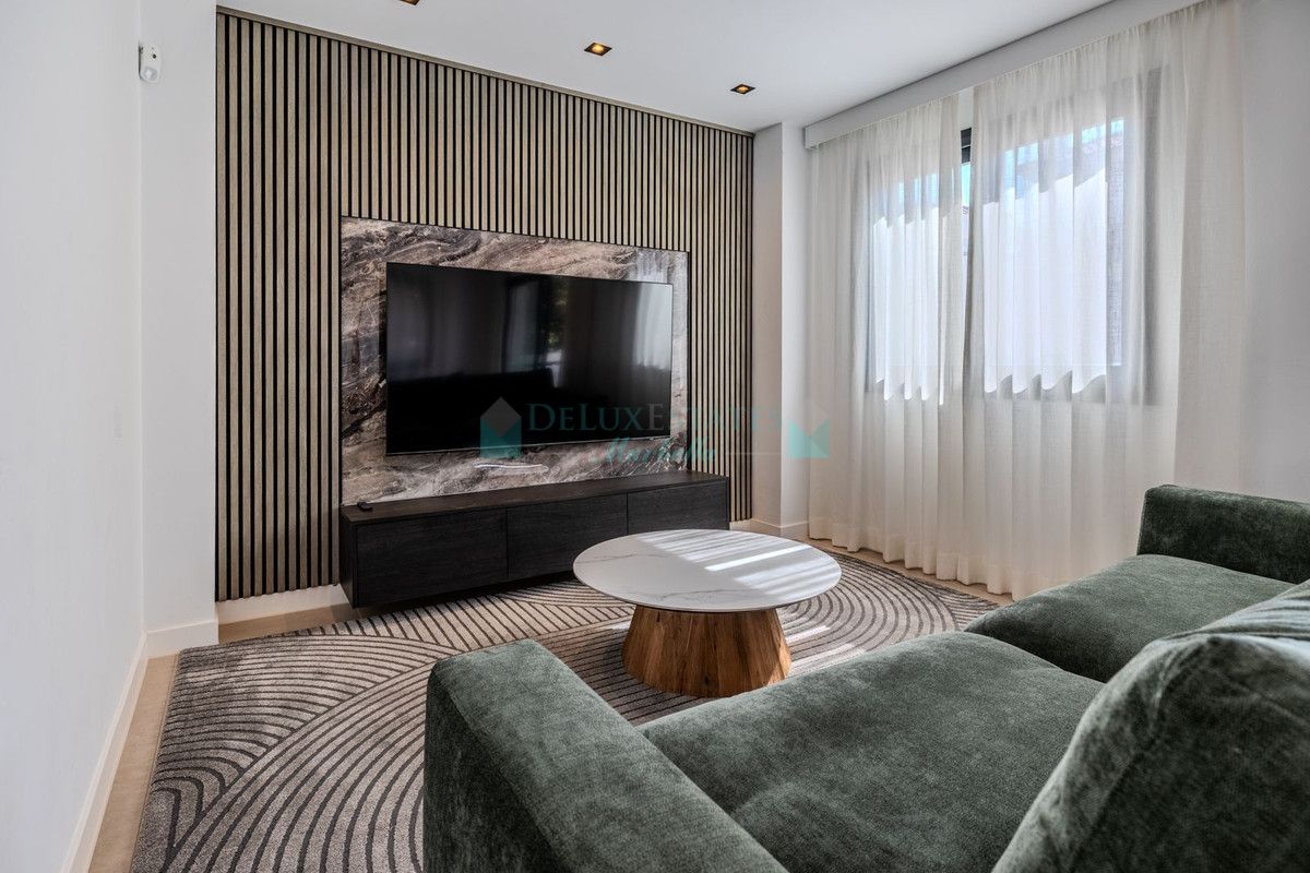 Town House for sale in Estepona