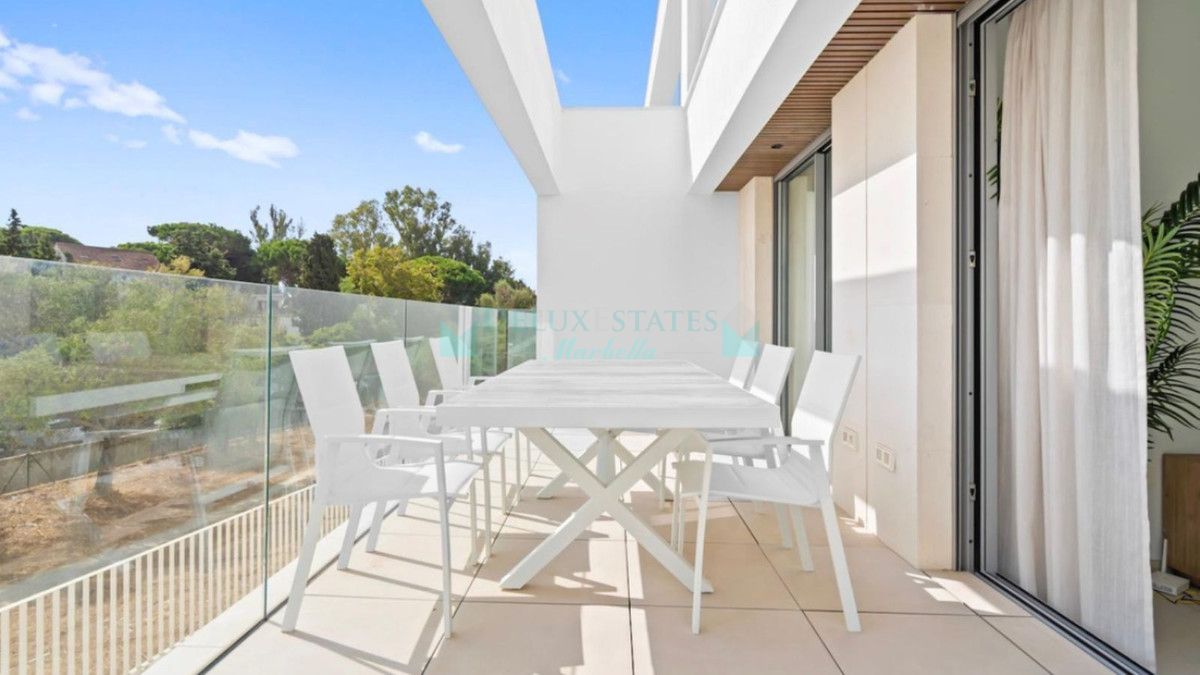 Apartment for rent in Elviria, Marbella East