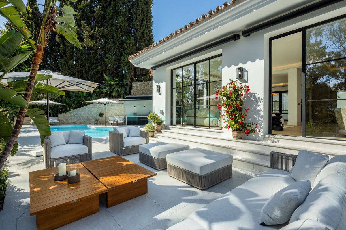 Villa for sale in Benahavis