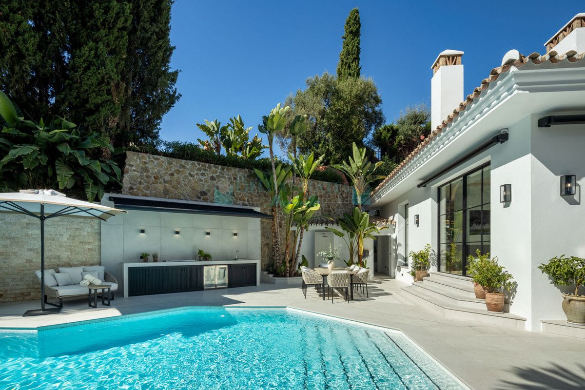 Villa for sale in Benahavis