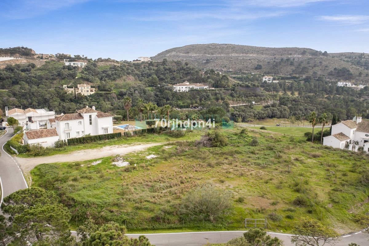 Plot for sale in Benahavis