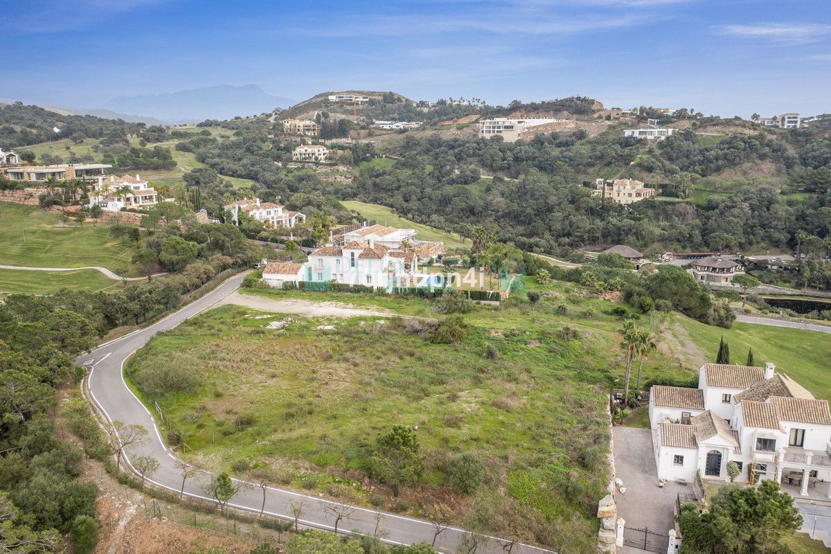 Plot for sale in Benahavis