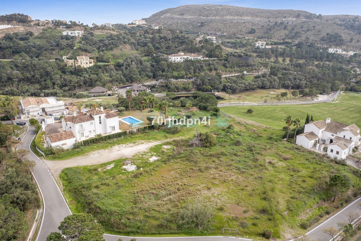Plot for sale in Benahavis