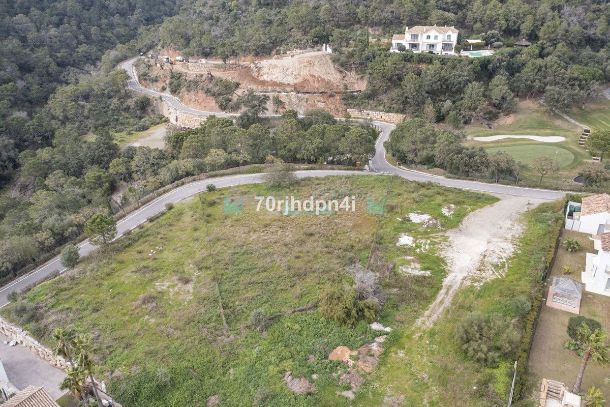 Plot for sale in Benahavis