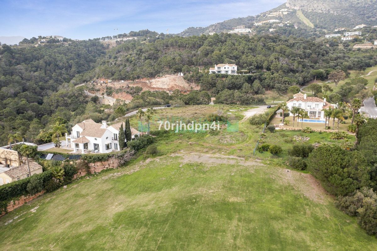 Plot for sale in Benahavis