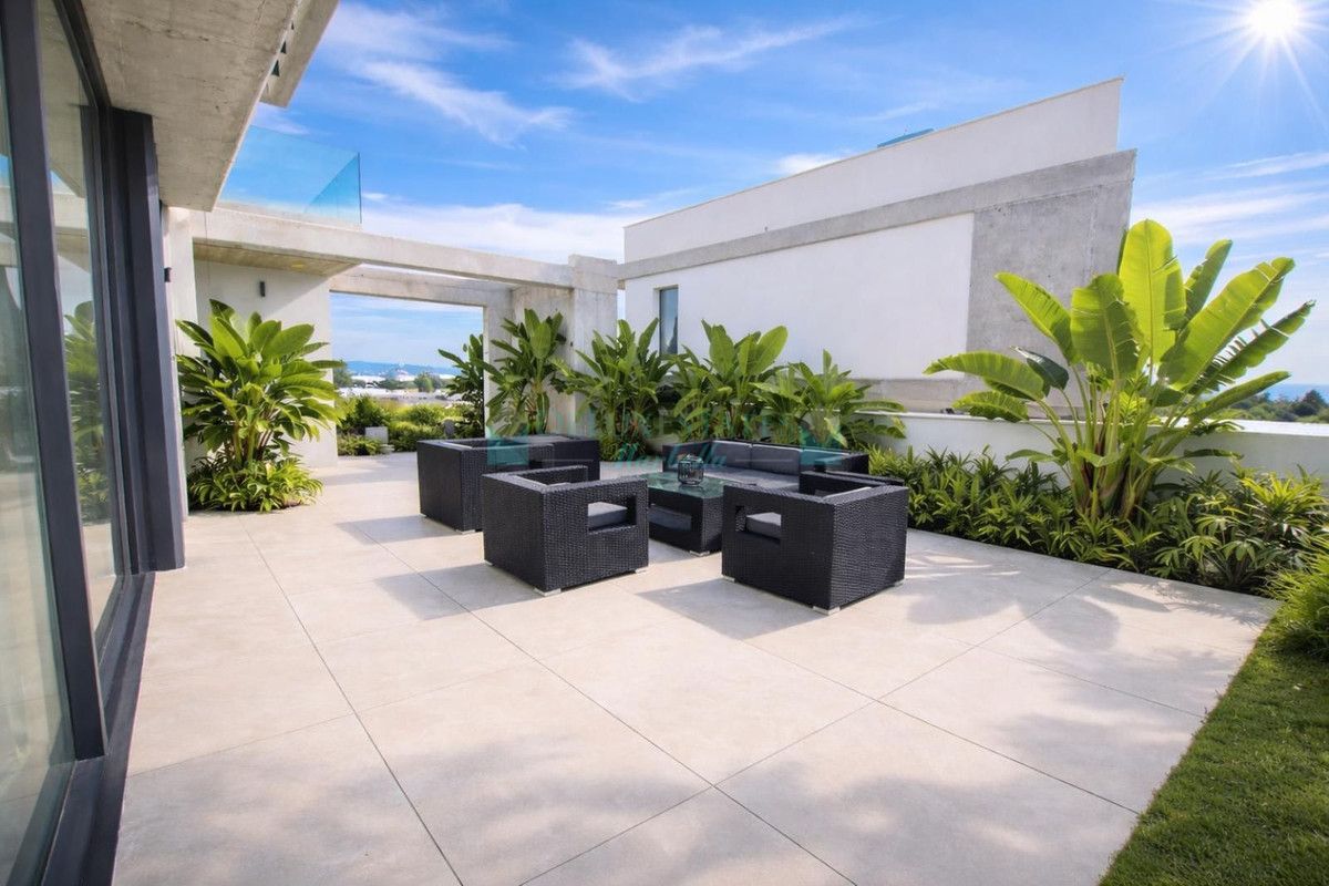 Villa for rent in Nueva Andalucia