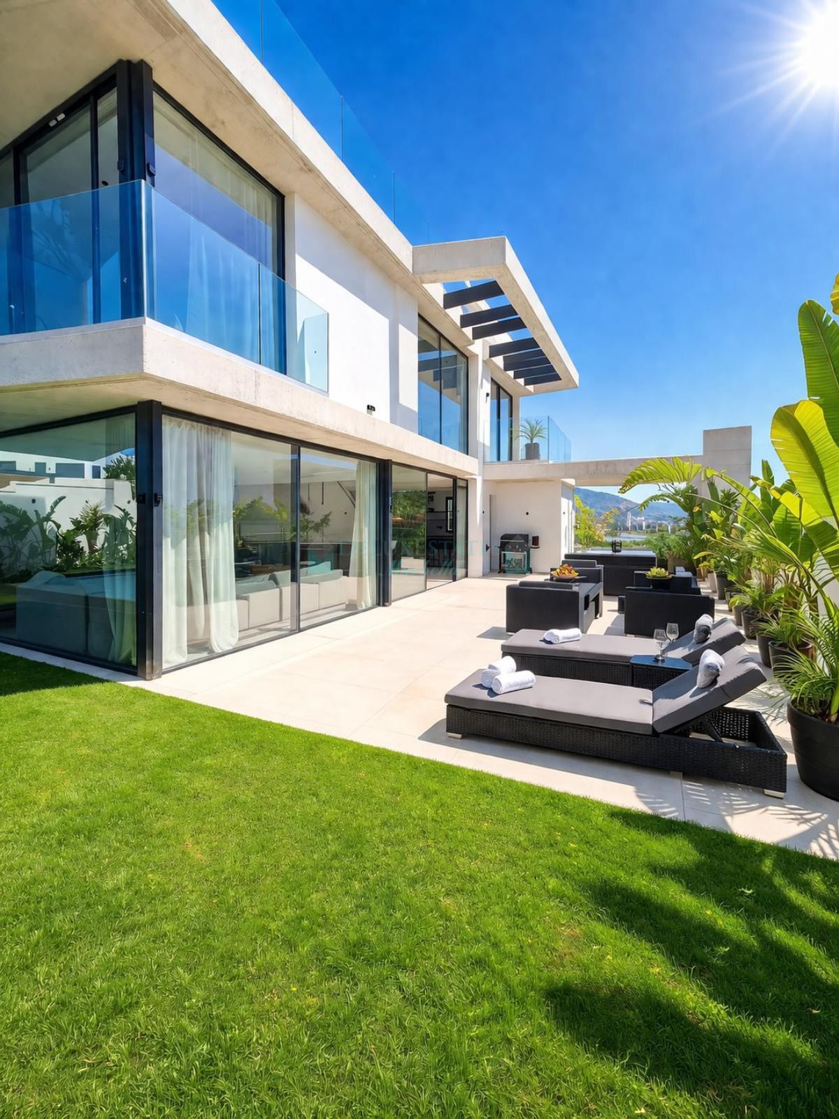 Villa for rent in Nueva Andalucia