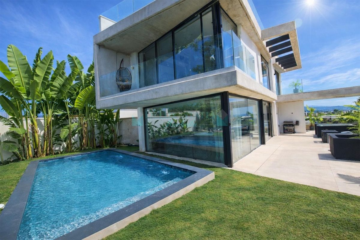 Villa for rent in Nueva Andalucia