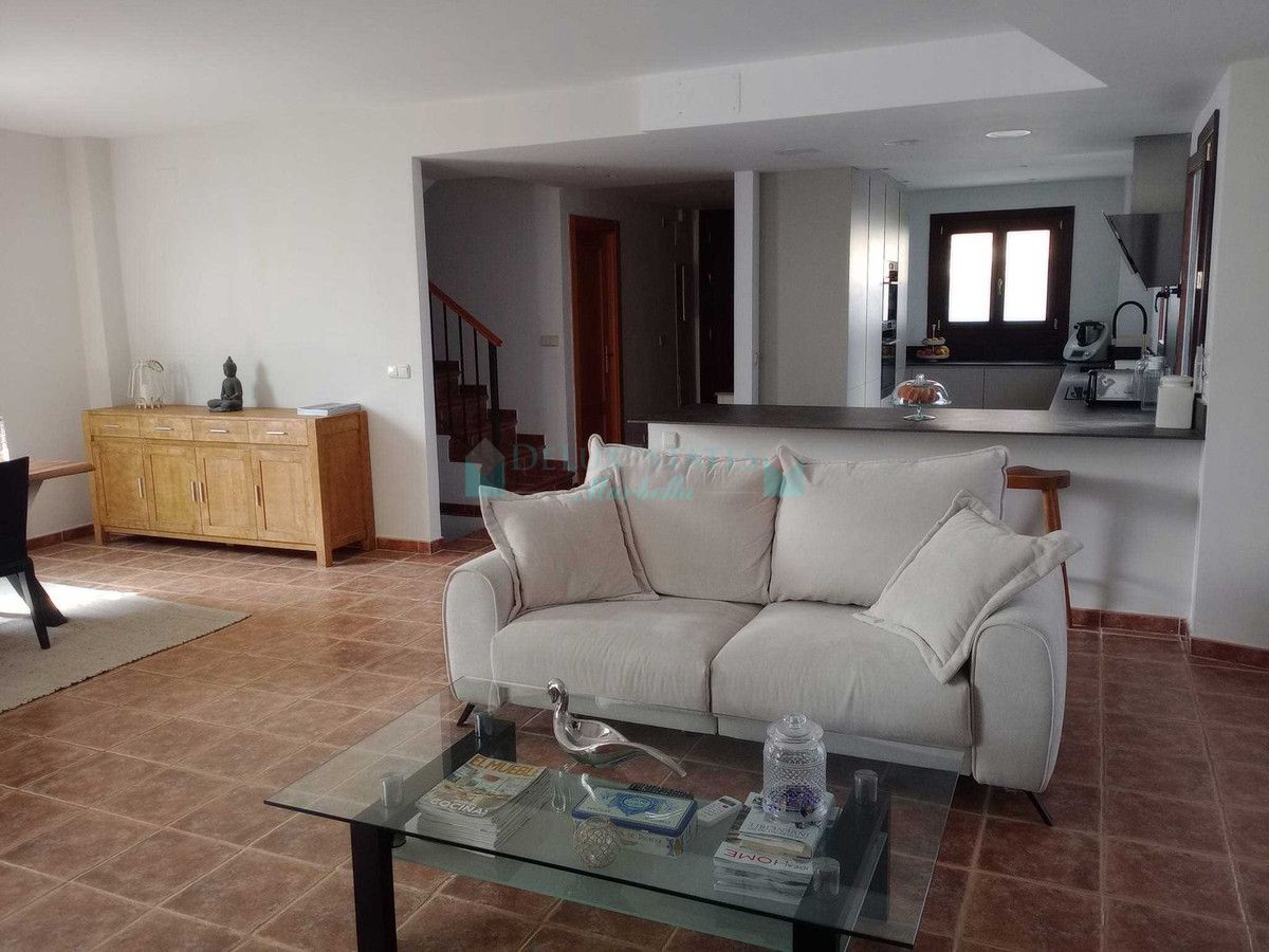 Villa Pareada en venta en Estepona