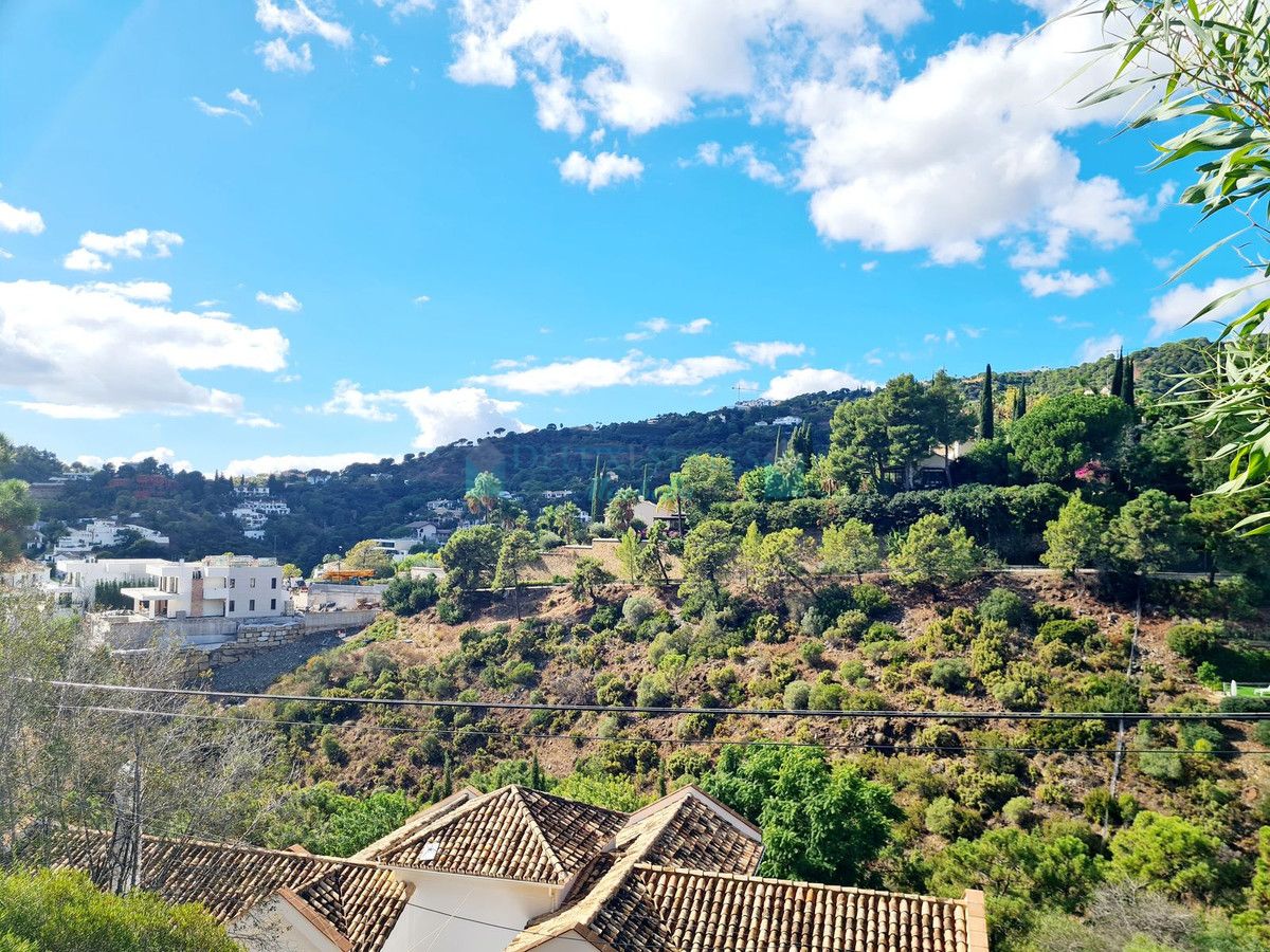 Residential Plot for sale in El Madroñal, Benahavis
