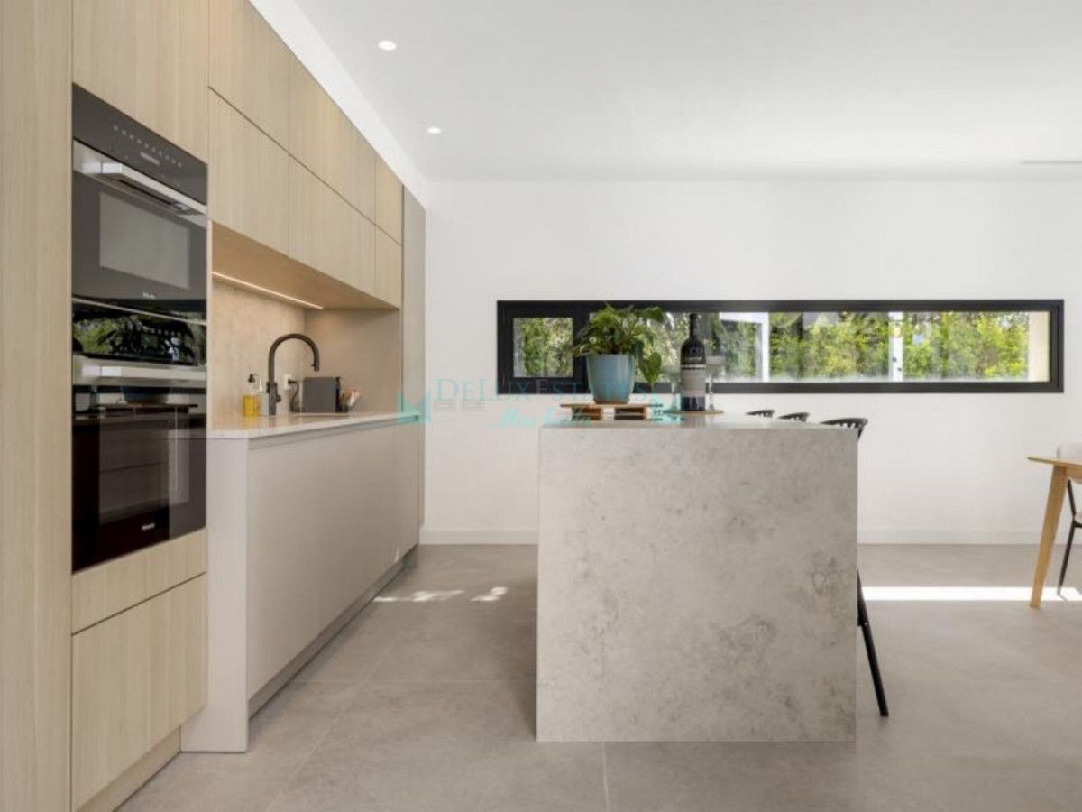 Villa for sale in Marbesa, Marbella East